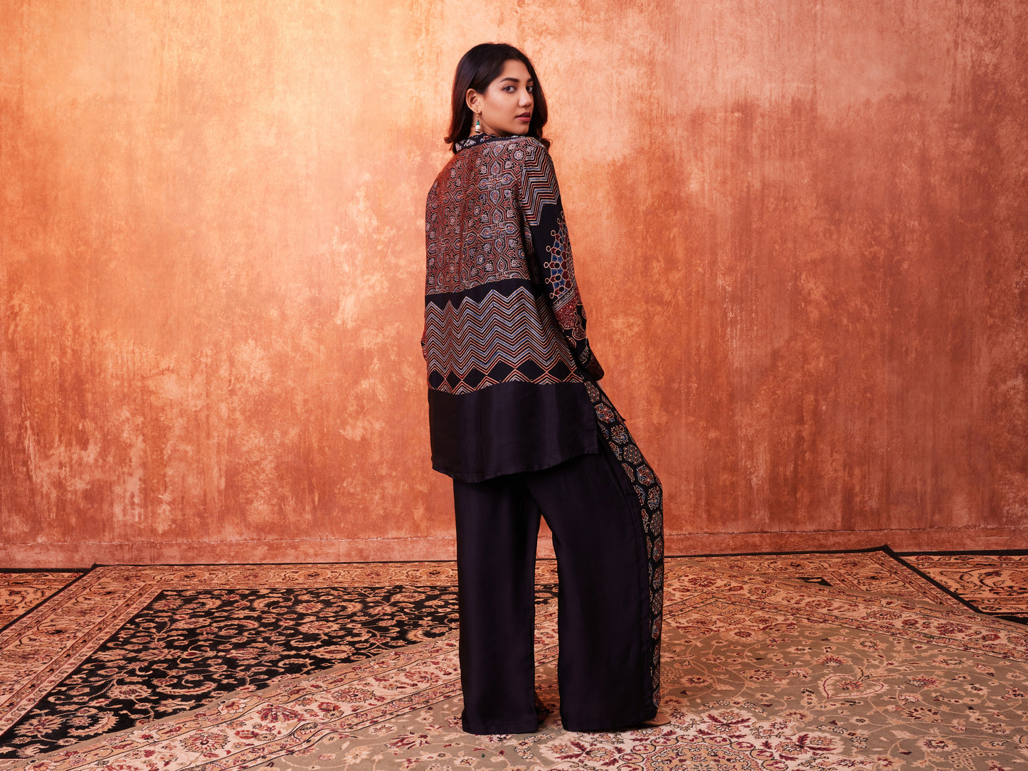 8010 Ajkrakh Tunic and Panelled Trousers