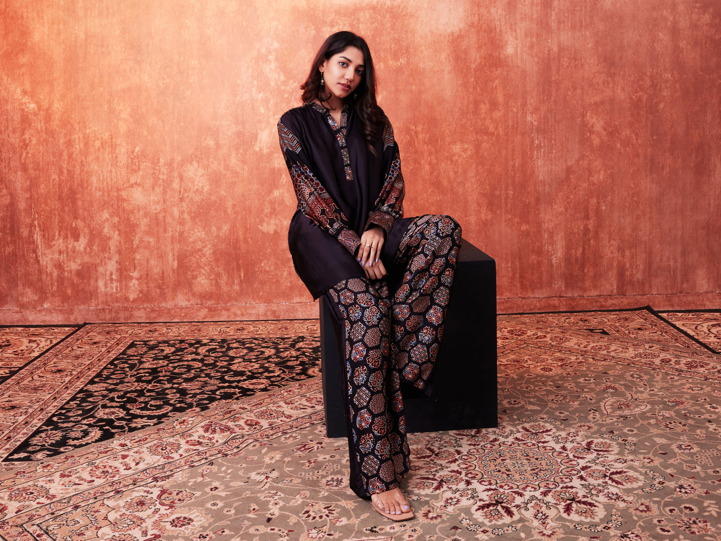 8010 Ajkrakh Tunic and Panelled Trousers