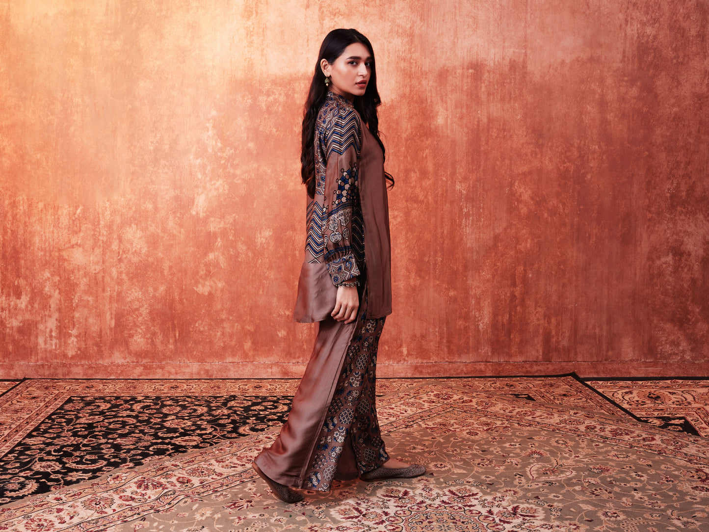 8010 Ajkrakh Tunic and Panelled Trousers