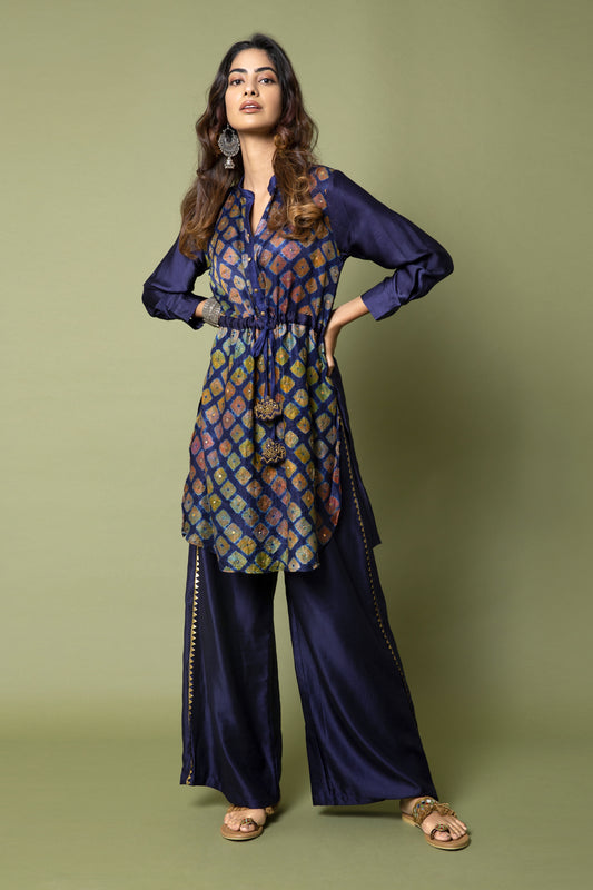 Drawstring Dress And Box Pleated Straight Trousers